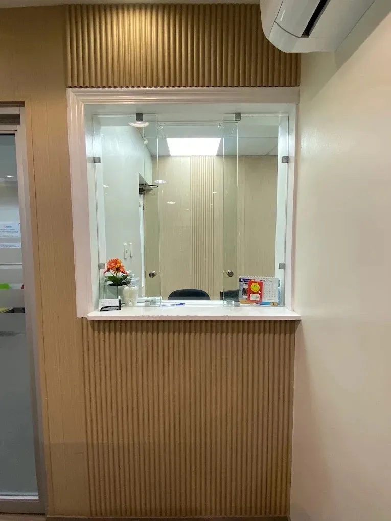 Ventanilla de recepción de la sucursal Zona Oriental